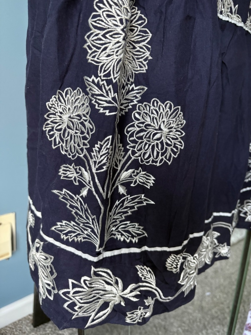 Sue Sartor Navy Flounce Skirt with White Floral Embroidery- Size L- NWOT - Picture 3 of 6